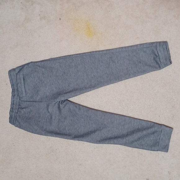 Gray sweat pants - Picture 2 of 4